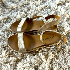 Lucky brand girls sandals !